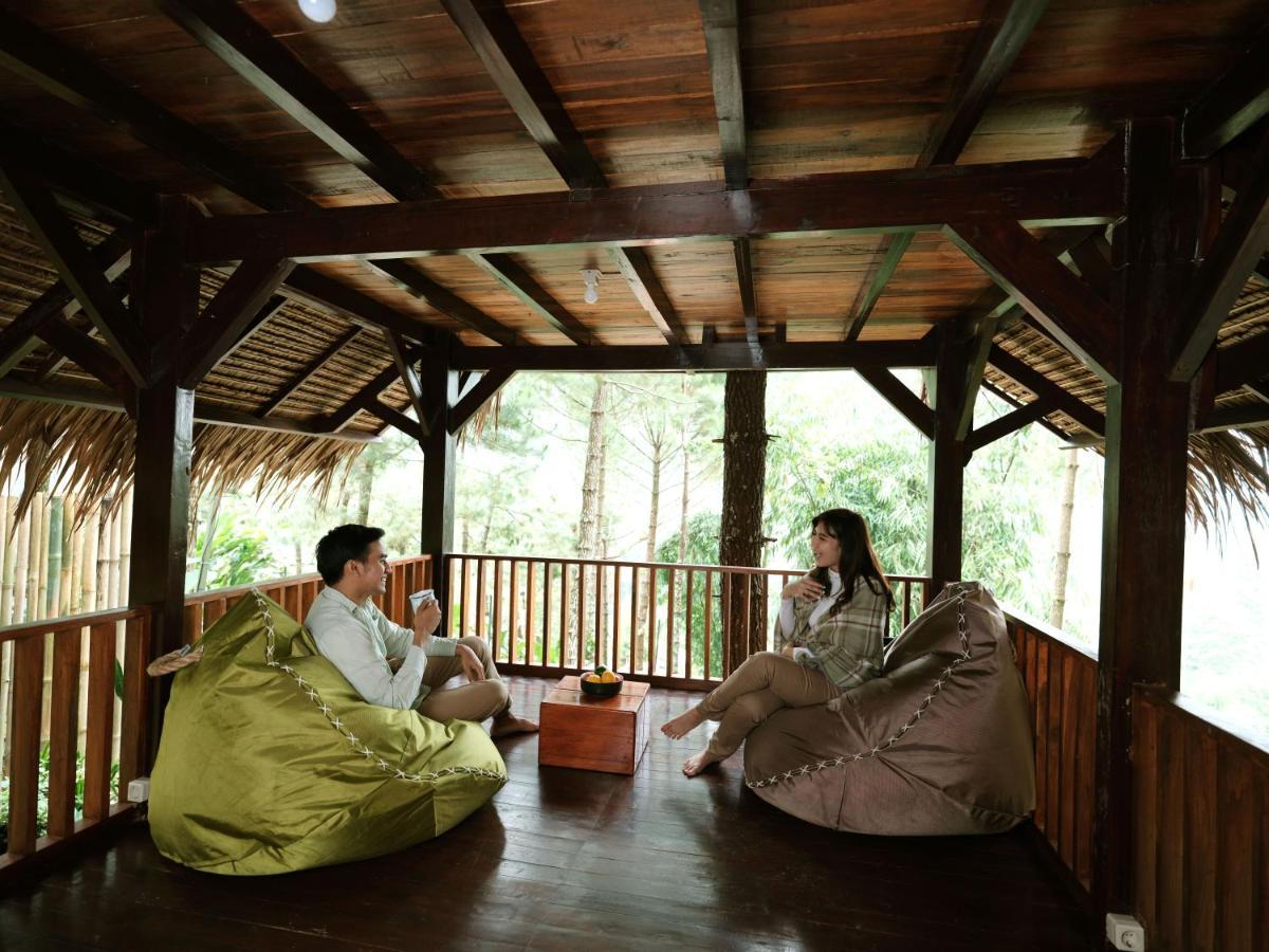 The Lodge Maribaya Cikareumbi Esterno foto